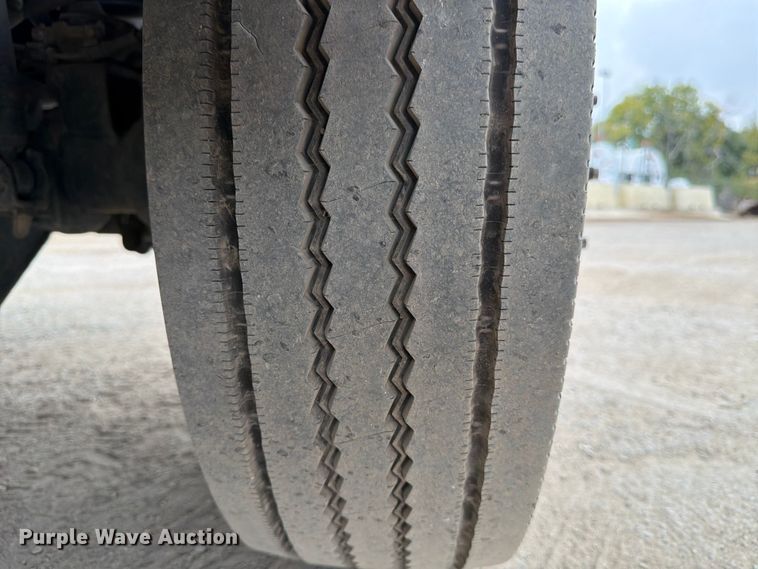 image for item DX5893 2015 Ford F450 Super Duty Crew Cab utility / service truck