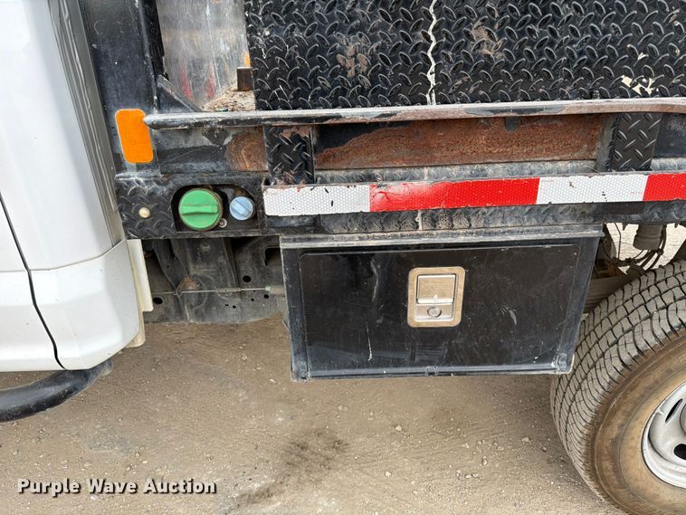 image for item DX5895 2019 Ford F250 Super Duty Crew Cab flatbed pickup truck