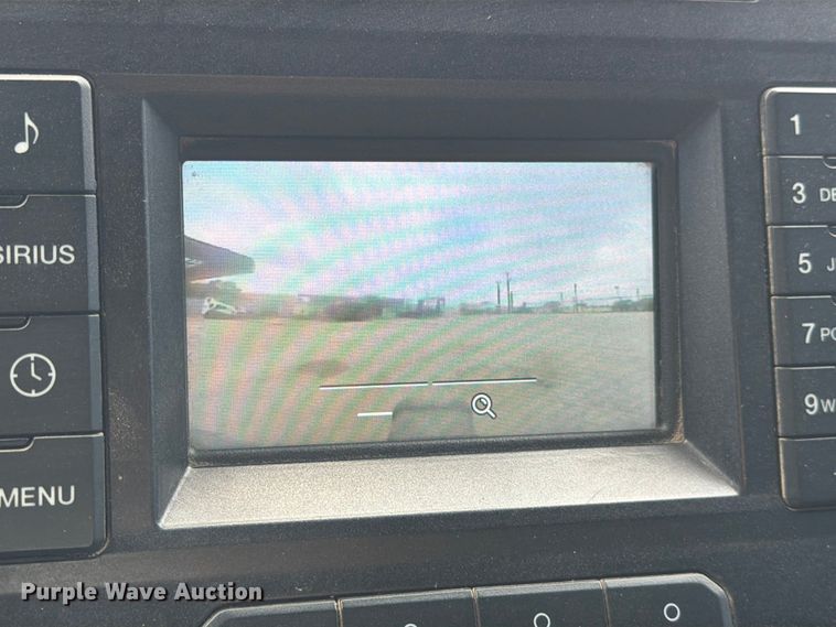 image for item DX5895 2019 Ford F250 Super Duty Crew Cab flatbed pickup truck