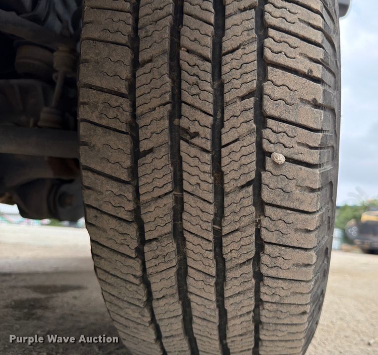 image for item DX5895 2019 Ford F250 Super Duty Crew Cab flatbed pickup truck