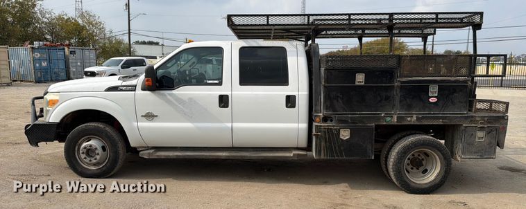 image for item DX5897 2015 Ford F350 Super Duty Crew Cab flatbed pickup truck