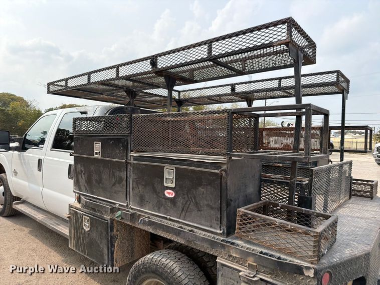 image for item DX5897 2015 Ford F350 Super Duty Crew Cab flatbed pickup truck