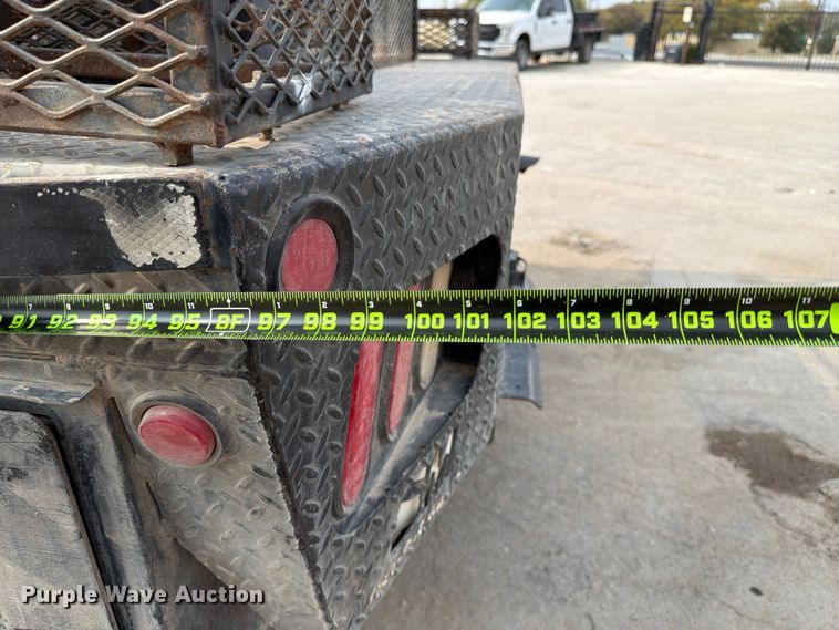 image for item DX5897 2015 Ford F350 Super Duty Crew Cab flatbed pickup truck