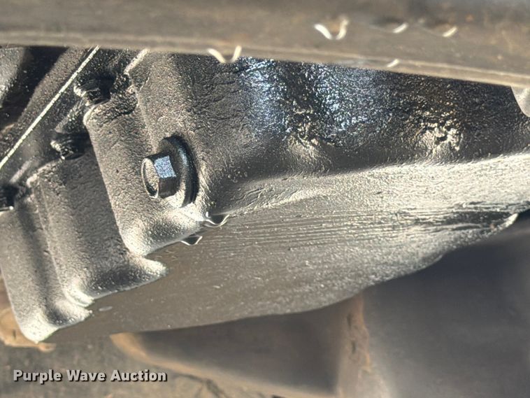 image for item DX5897 2015 Ford F350 Super Duty Crew Cab flatbed pickup truck