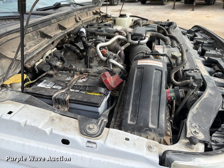 image for item DX5897 2015 Ford F350 Super Duty Crew Cab flatbed pickup truck