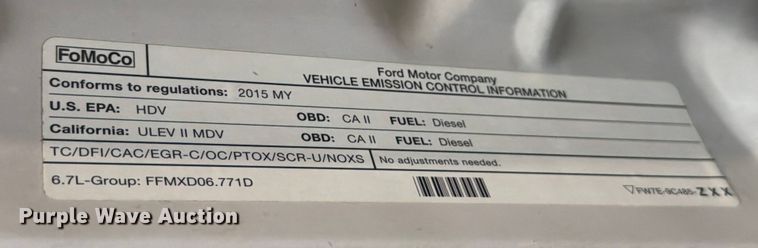 image for item DX5897 2015 Ford F350 Super Duty Crew Cab flatbed pickup truck