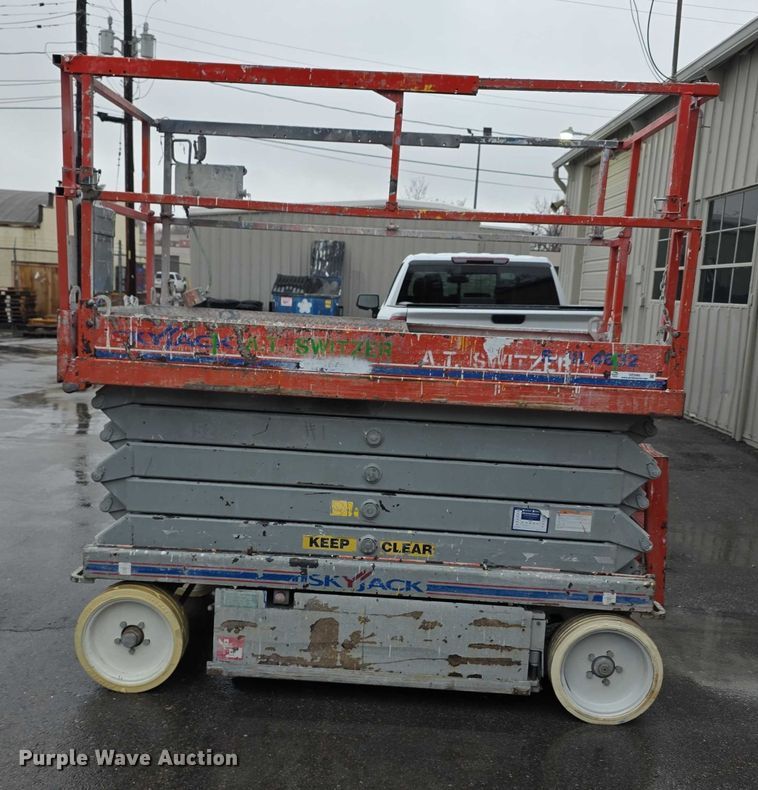 image for item DZ3582 Skyjack SJ111 4632 vertical lift