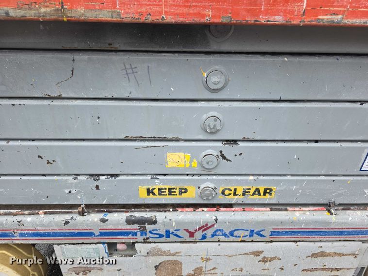 image for item DZ3582 Skyjack SJ111 4632 vertical lift