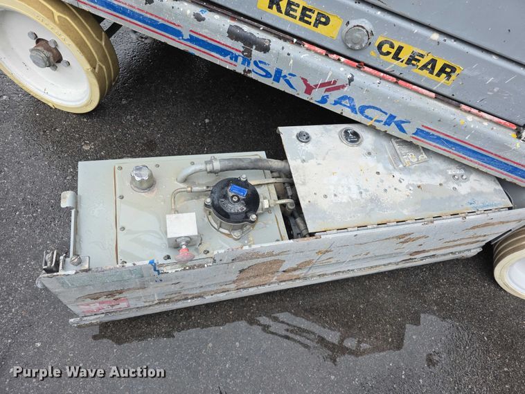 image for item DZ3582 Skyjack SJ111 4632 vertical lift