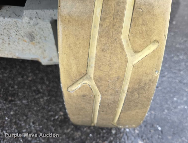 image for item DZ3582 Skyjack SJ111 4632 vertical lift