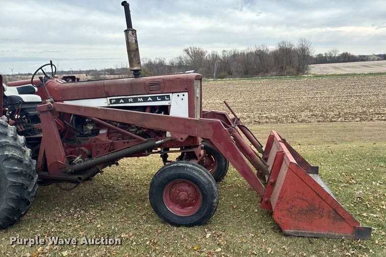 image for item EA2029 1967 International Farmall 656 tractor