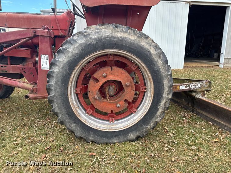 image for item EA2029 1967 International Farmall 656 tractor