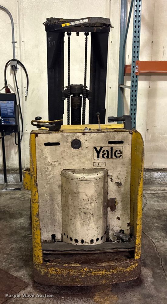 MONTACARGAS YALE NONE