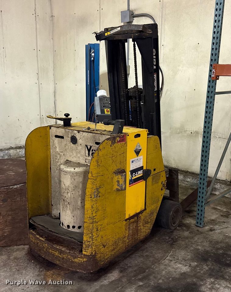 MONTACARGAS YALE NONE