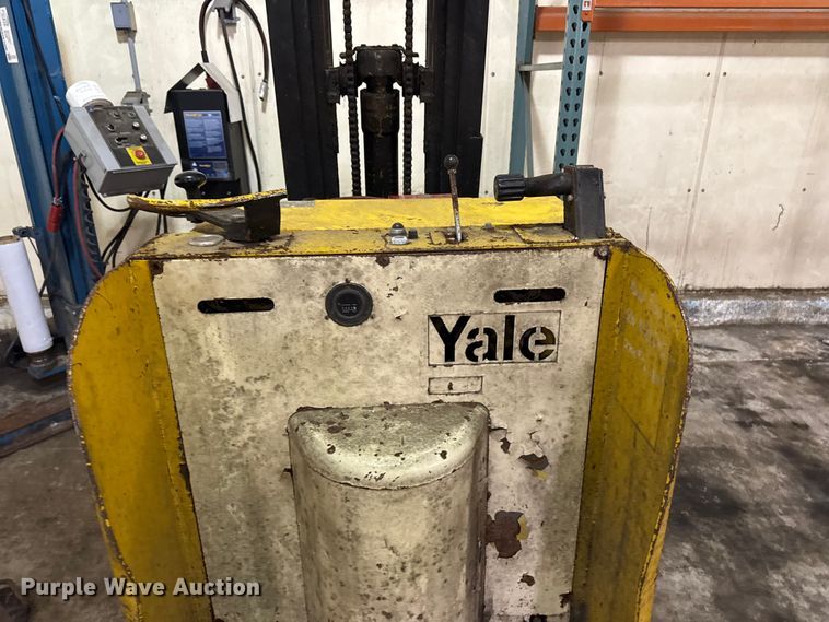 image for item EA2031 Yale forklift