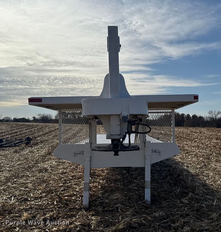 image for item EA2043 1977 Landoll drop tilt deck equipment trailer