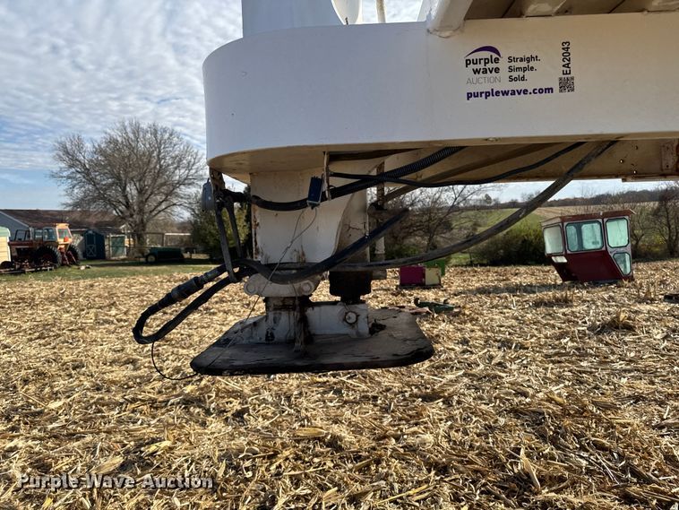 image for item EA2043 1977 Landoll drop tilt deck equipment trailer