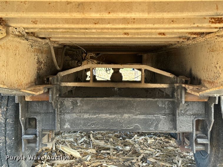 image for item EA2043 1977 Landoll drop tilt deck equipment trailer