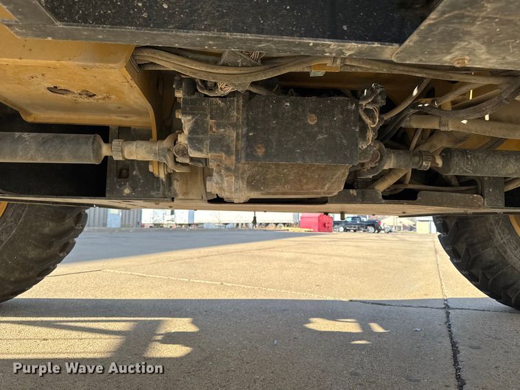 image for item EA2058 2005 Caterpillar TH360B telehandler