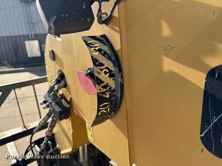 image for item EA2058 2005 Caterpillar TH360B telehandler