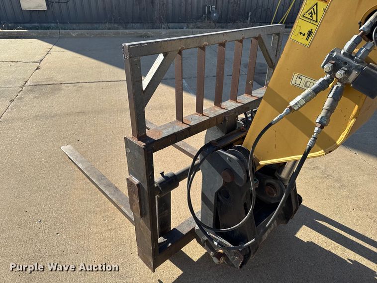 image for item EA2058 2005 Caterpillar TH360B telehandler