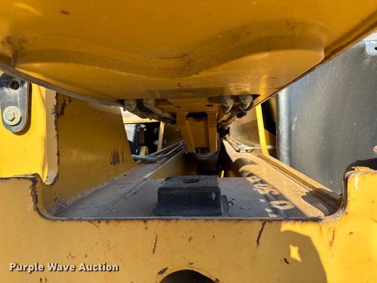 image for item EA2058 2005 Caterpillar TH360B telehandler