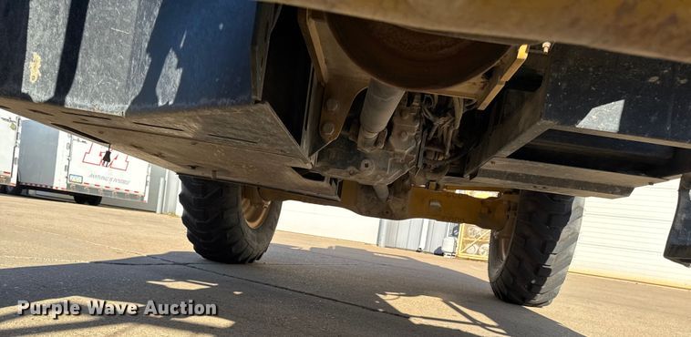 image for item EA2058 2005 Caterpillar TH360B telehandler