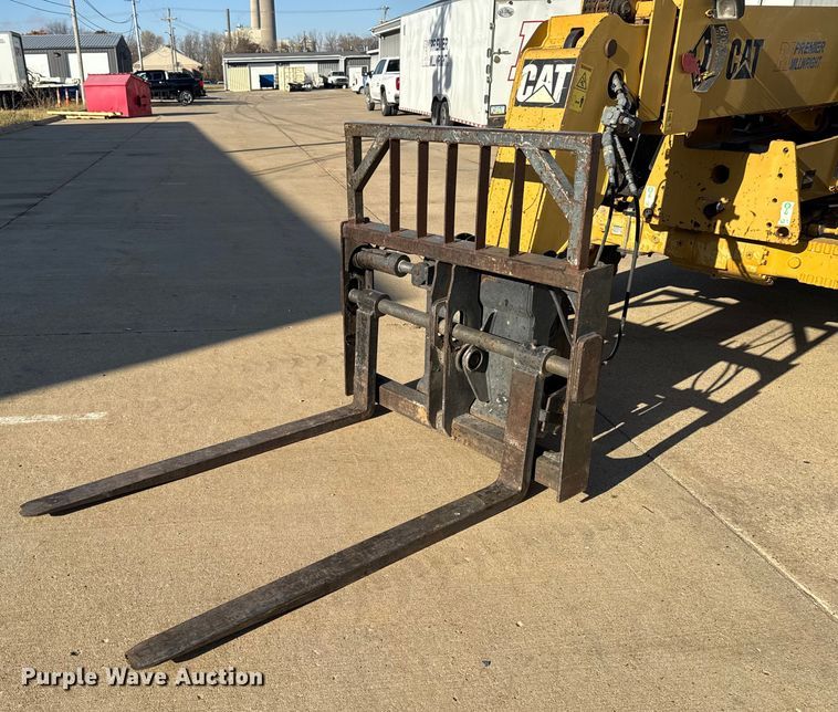 image for item EA2058 2005 Caterpillar TH360B telehandler