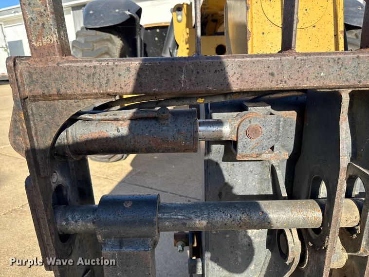 image for item EA2058 2005 Caterpillar TH360B telehandler