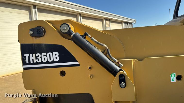 image for item EA2058 2005 Caterpillar TH360B telehandler