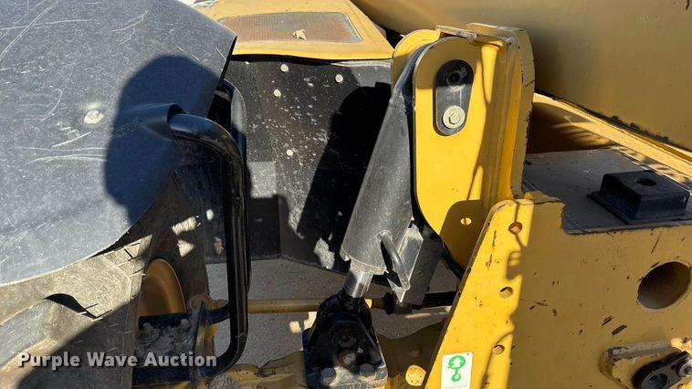 image for item EA2058 2005 Caterpillar TH360B telehandler
