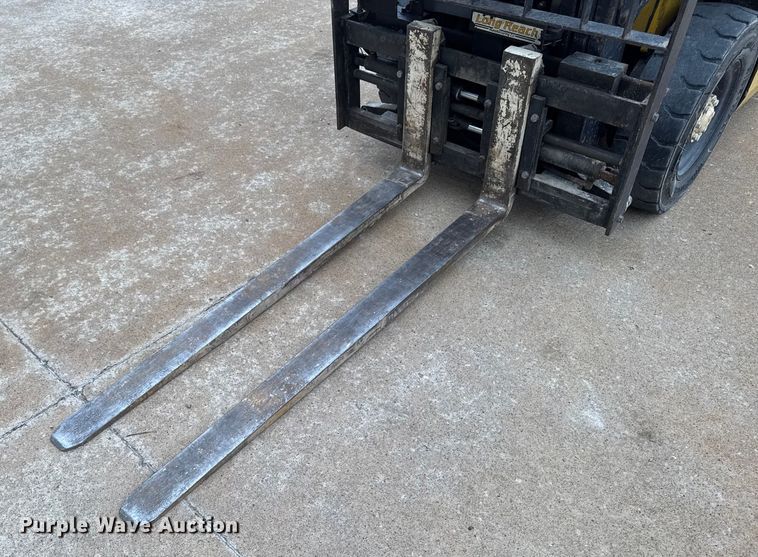 image for item EA2094 Yale GP050RFNUAE084 forklift