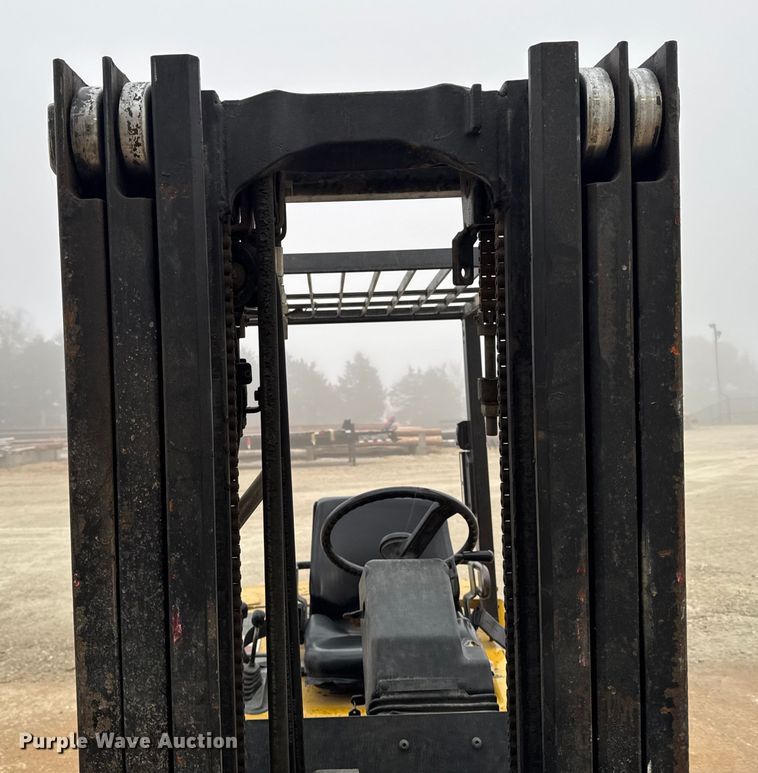 image for item EA2094 Yale GP050RFNUAE084 forklift