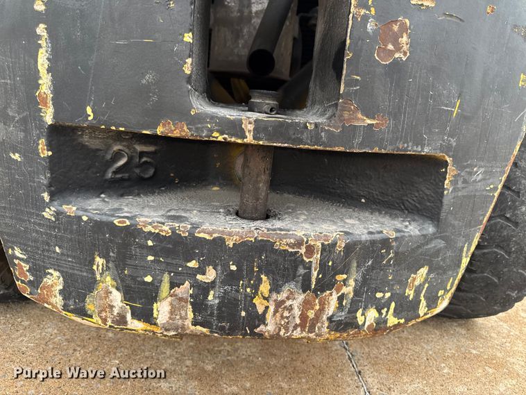 image for item EA2094 Yale GP050RFNUAE084 forklift