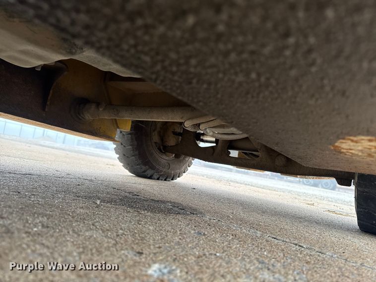 image for item EA2094 Yale GP050RFNUAE084 forklift