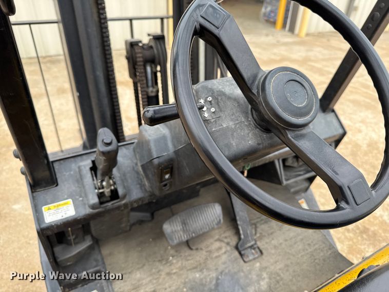 image for item EA2094 Yale GP050RFNUAE084 forklift