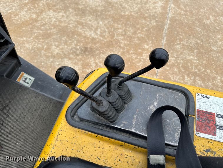 image for item EA2094 Yale GP050RFNUAE084 forklift