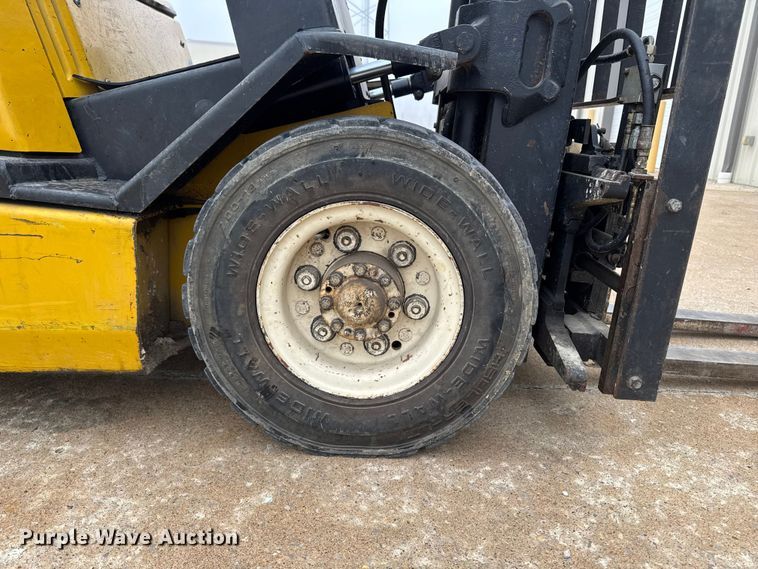 image for item EA2094 Yale GP050RFNUAE084 forklift