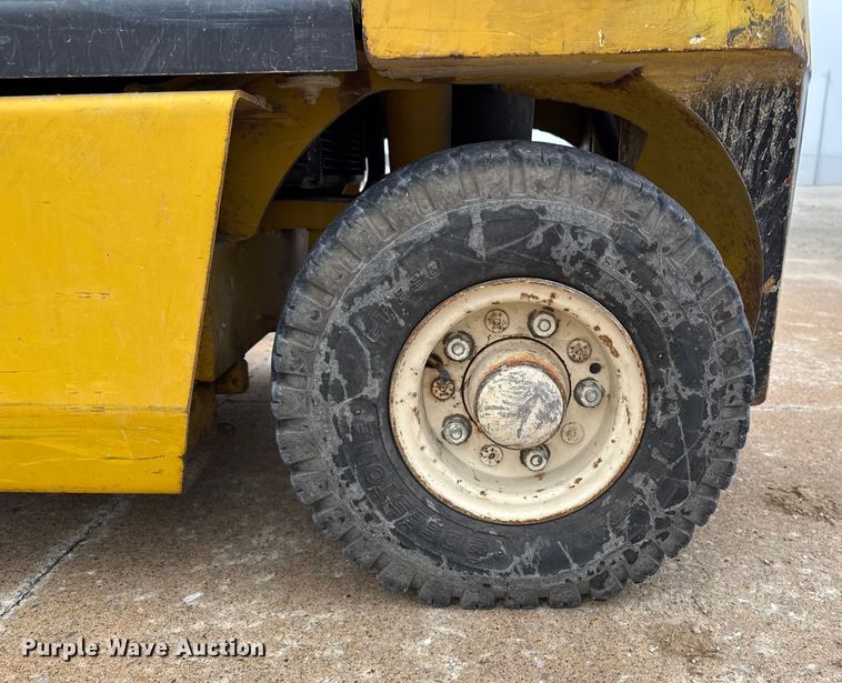 image for item EA2094 Yale GP050RFNUAE084 forklift