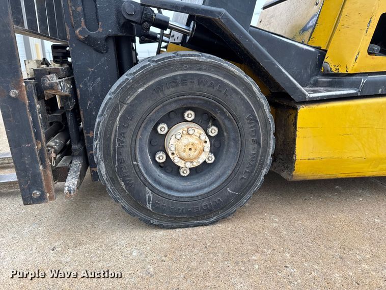image for item EA2094 Yale GP050RFNUAE084 forklift
