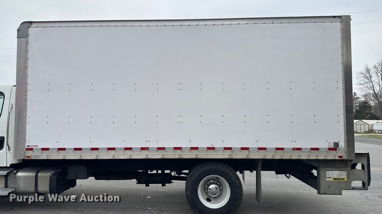 image for item EA2101 2016 Freightliner M2 box truck
