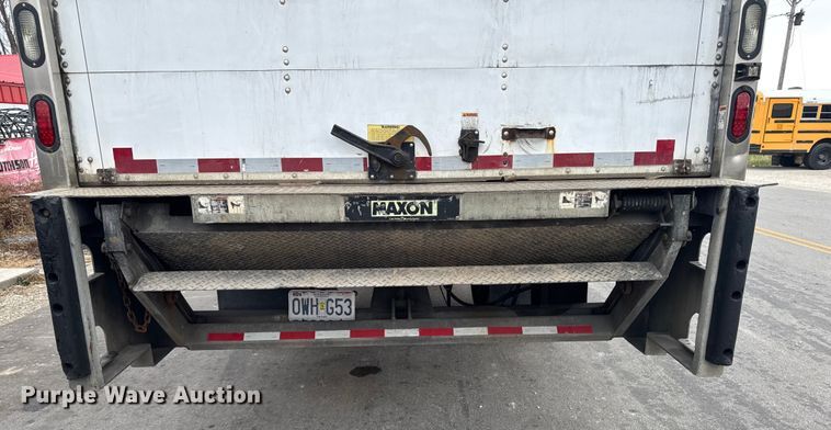 image for item EA2101 2016 Freightliner M2 box truck