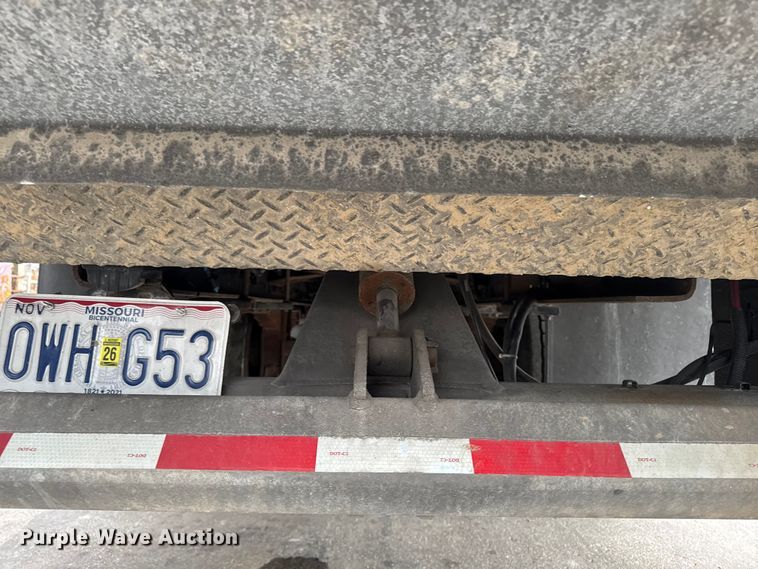 image for item EA2101 2016 Freightliner M2 box truck