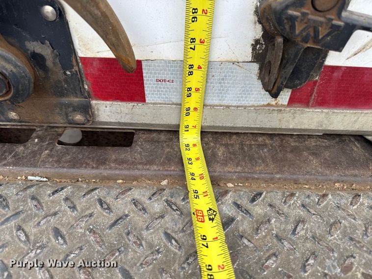 image for item EA2101 2016 Freightliner M2 box truck