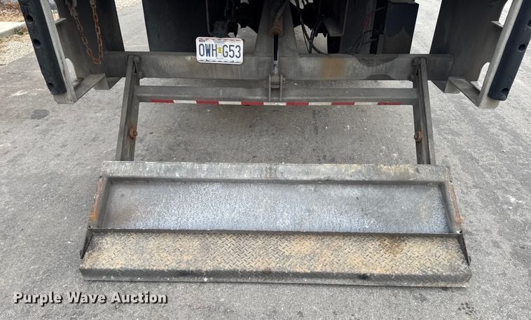 image for item EA2101 2016 Freightliner M2 box truck