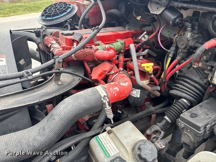 image for item EA2101 2016 Freightliner M2 box truck