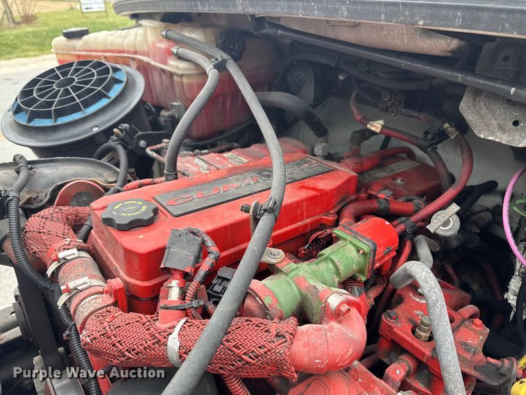 image for item EA2101 2016 Freightliner M2 box truck