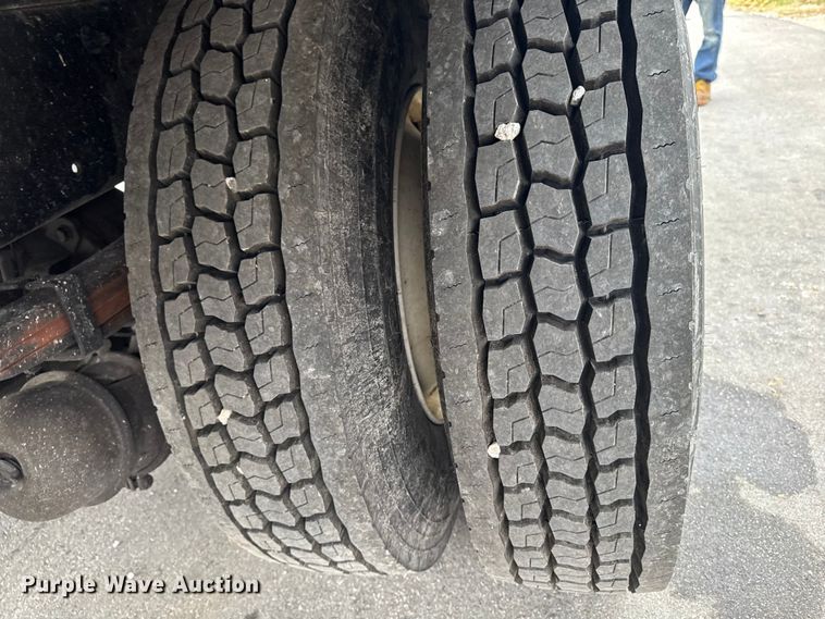 image for item EA2101 2016 Freightliner M2 box truck