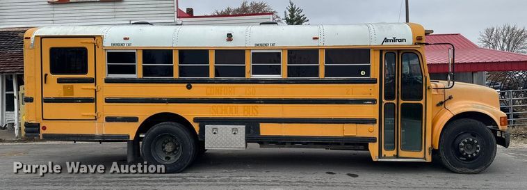 image for item EA2102 1993 International 3800 RV