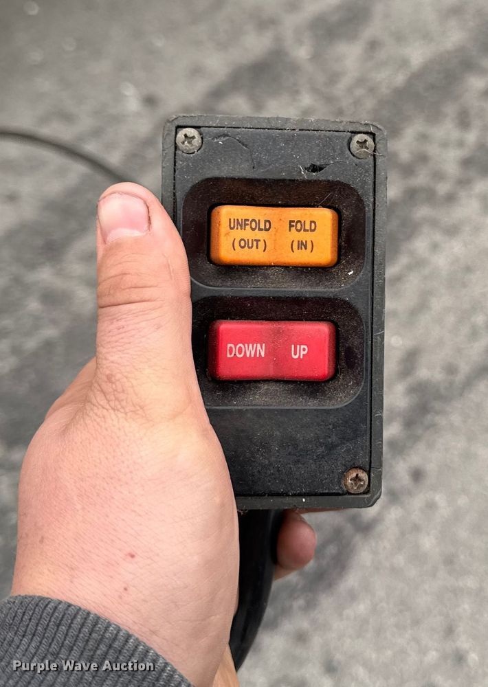 image for item EA2102 1993 International 3800 RV